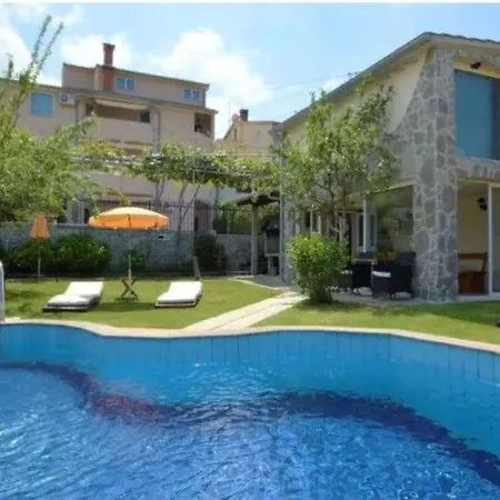 Ein Im Zweirosen By Interhome Apartman