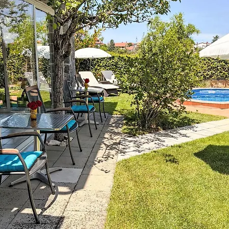 Ein Im Zweirosen By Interhome Apartmán *